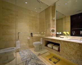 Guest bathroom with shower at EB Hotel Miami.