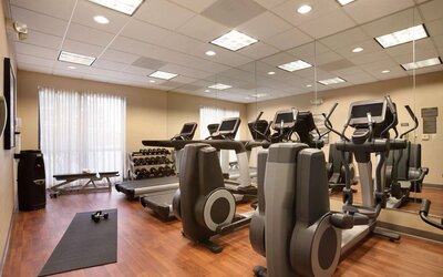 Fitness facility at Hyatt Place Chicago, Lombard / Oak Brook.