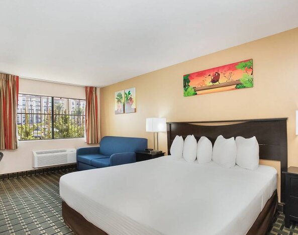 Stanford Inn & Suites Anaheim