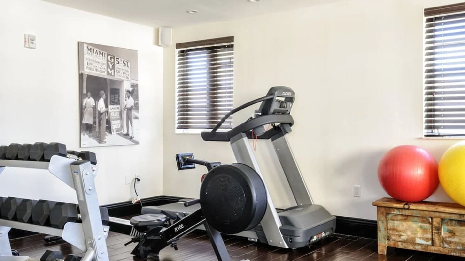 Equipped fitness center at Hotel Croydon.