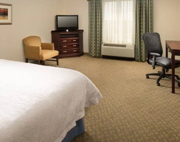 Hampton Inn Syracuse Clay