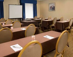 Hampton Inn Syracuse Clay