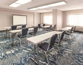Spacious meeting room at La Quinta Inn & Suites By Wyndham Philadelphia Airport.