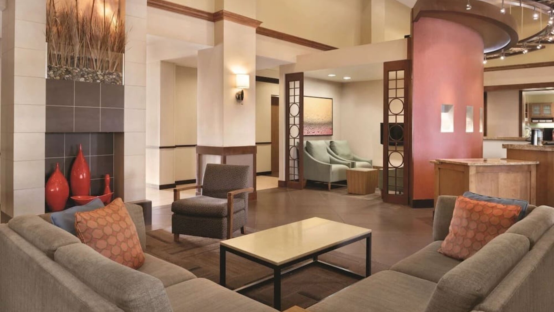 Lobby and coworking lounge at Hyatt Place Chicago/Hoffman Estates.