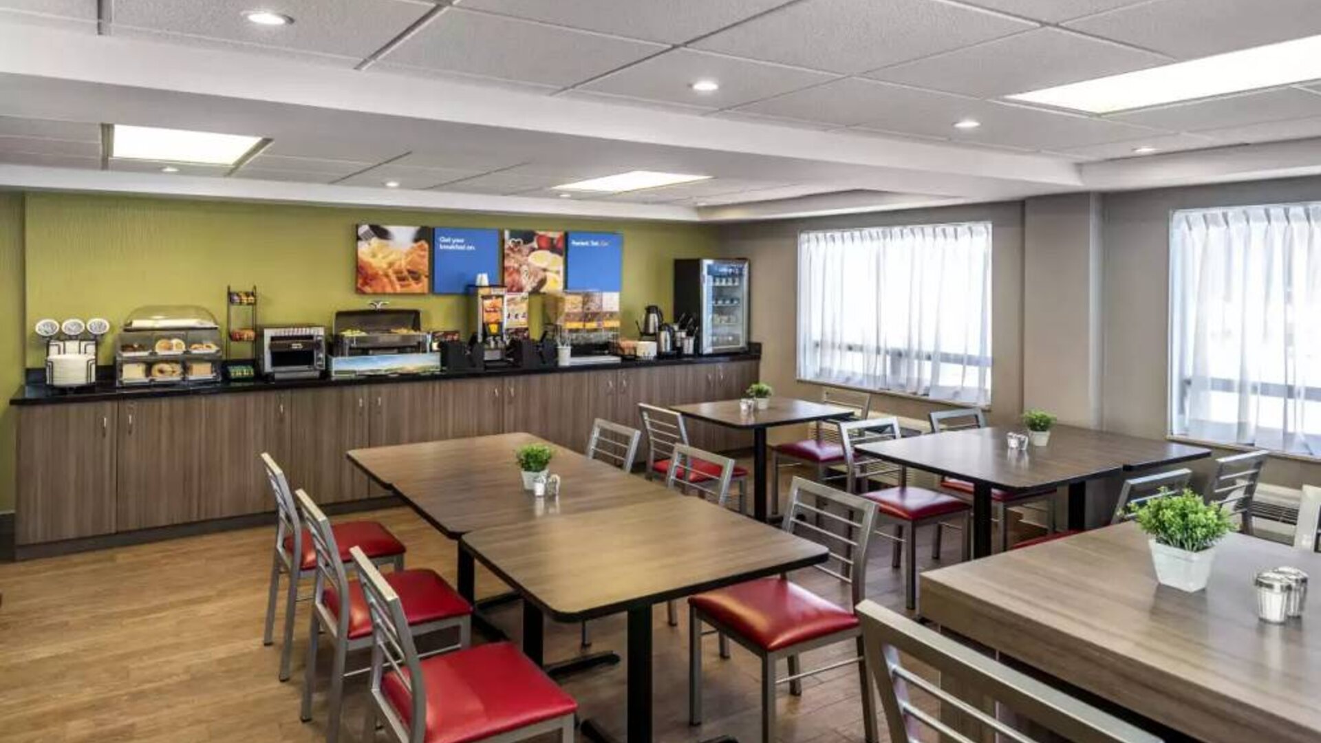 Comfort Inn Truro’s breakfast area has both standard and tall chairs, and a range of culinary options.
