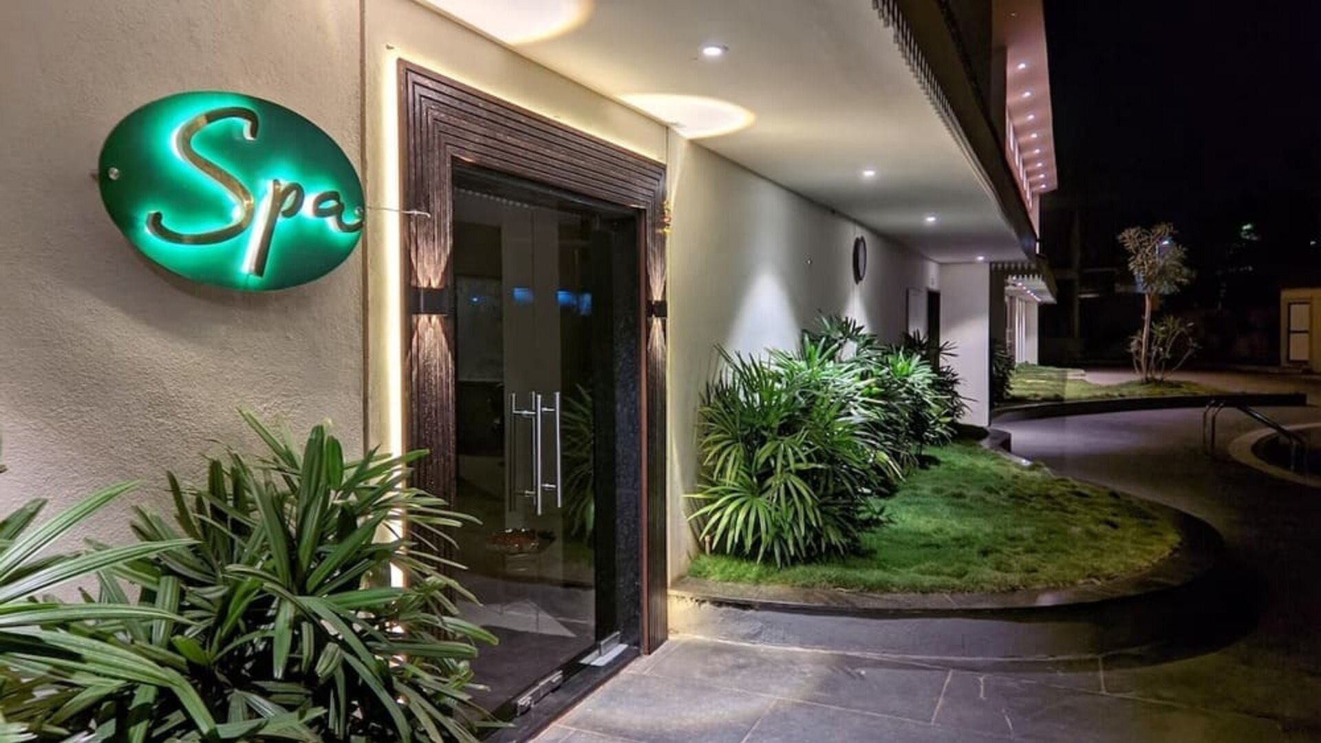 Spa and massage available at Mayur Belgaum Presidency Hotel & Spa.