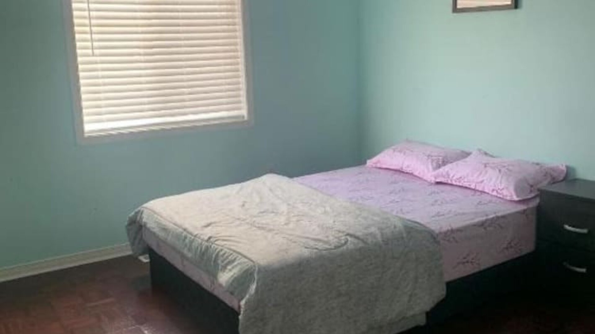 Spacious day room at Home Stay Canada.