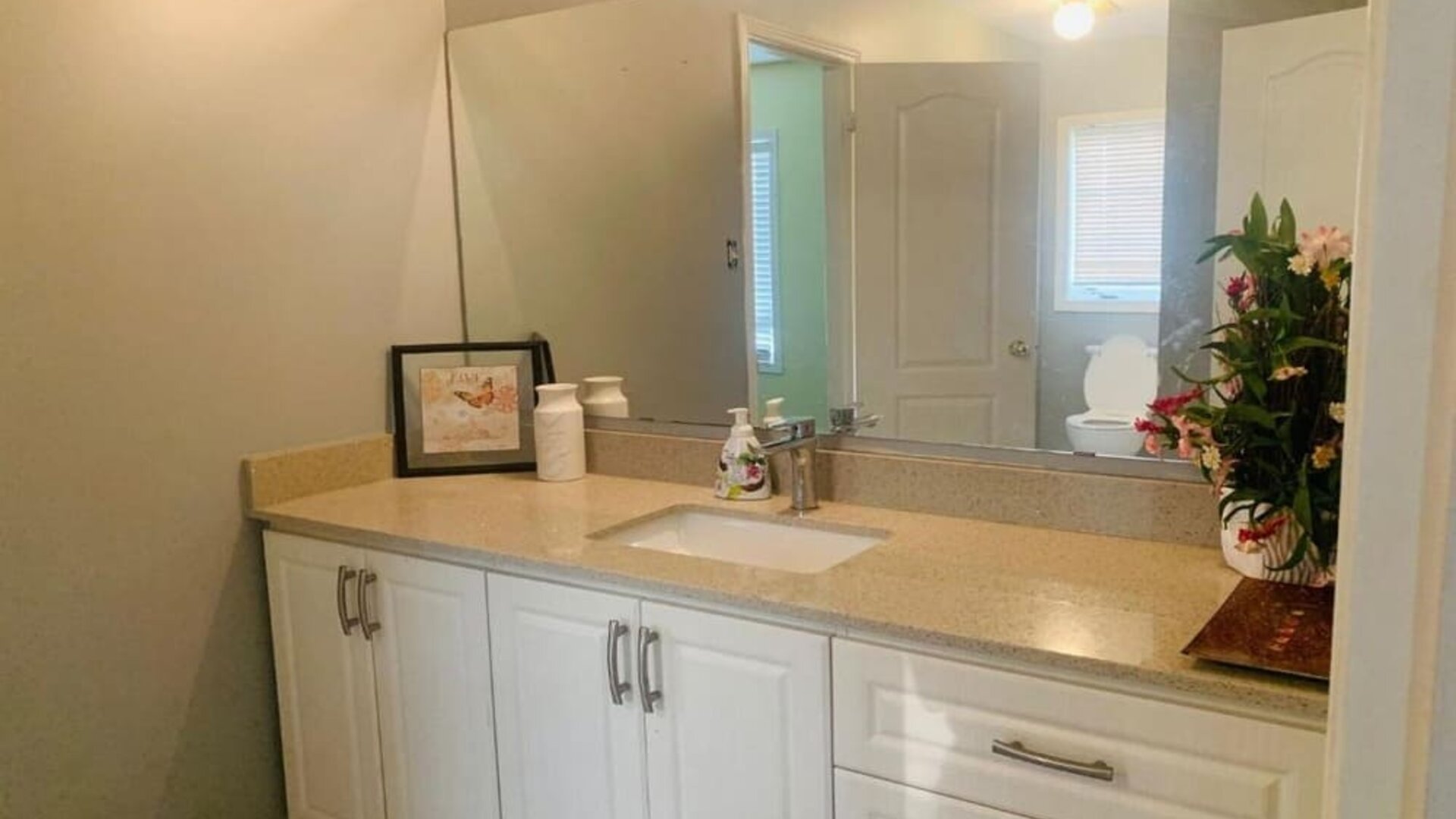 Guest bathroom at Home Stay Canada.