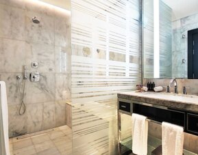 The Hotel Galleria Jeddah, Curio Collection By Hilton