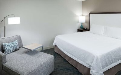 Day use room at Hampton Inn Los Angeles-Orange County-Cypress.