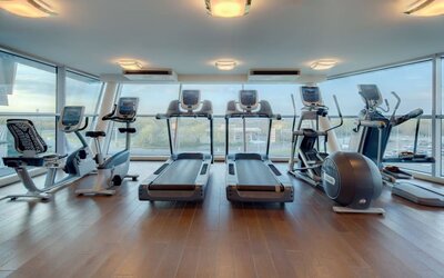 Fitness center at DoubleTree By Hilton Newcastle International Airport.