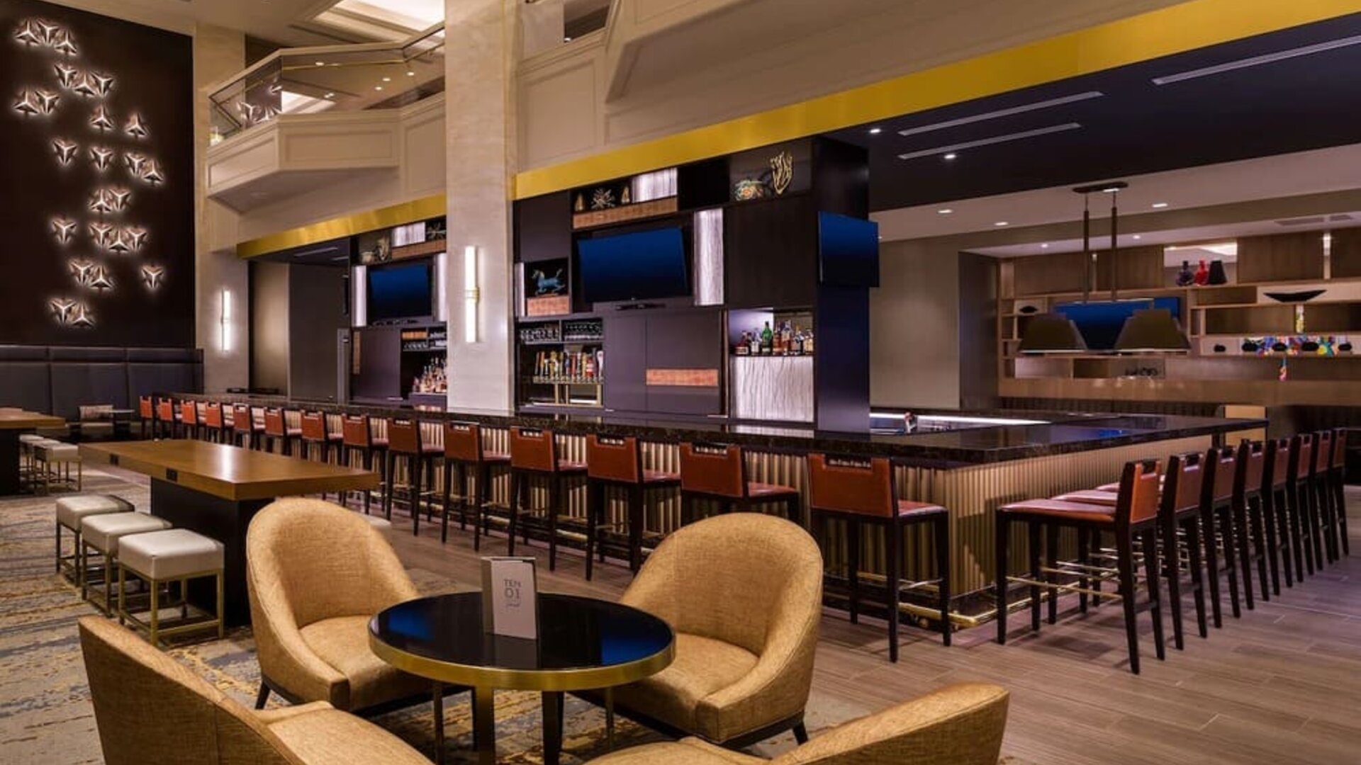 Hotel bar and lounge area at Hilton Minneapolis.