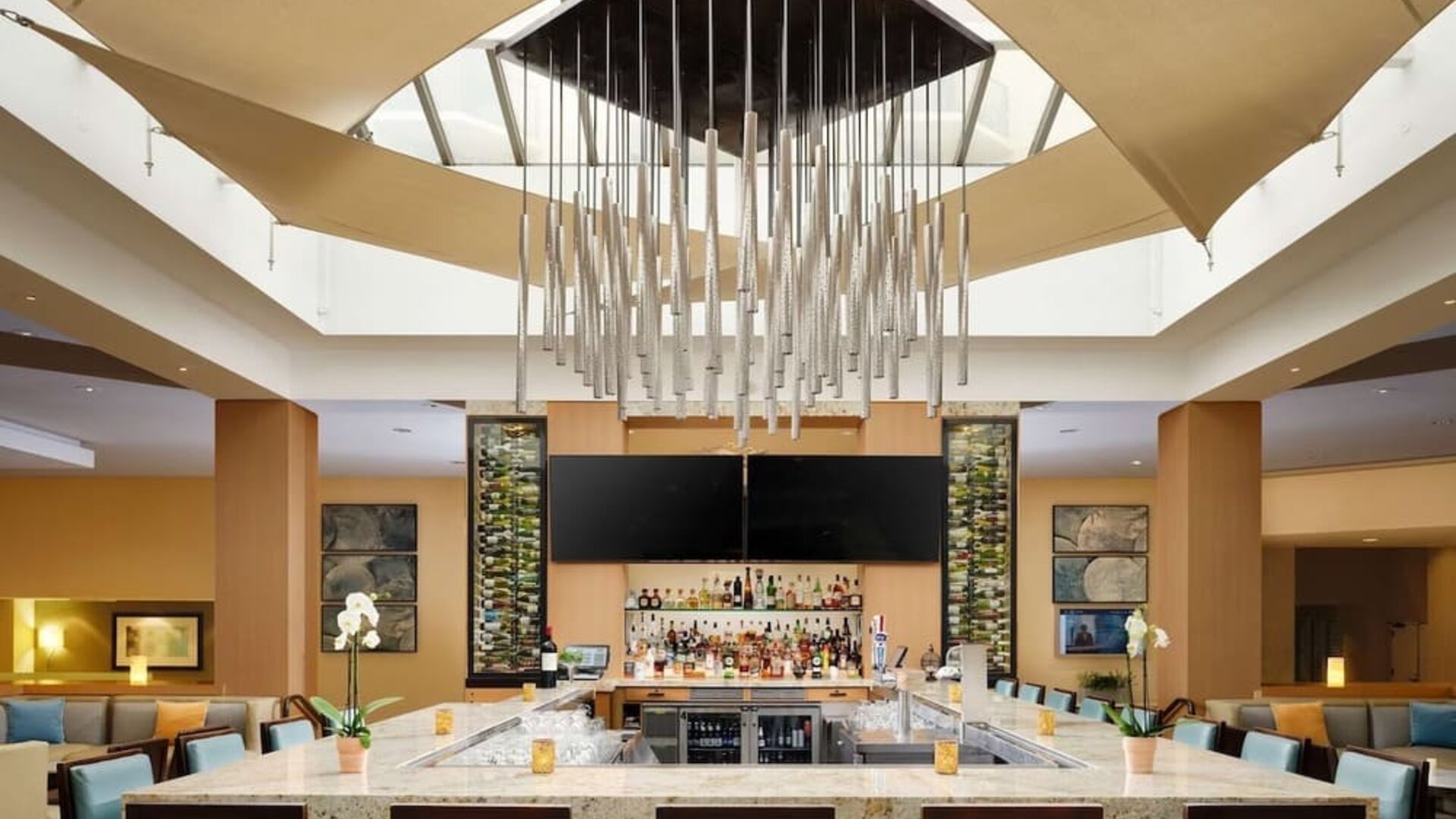 Bar and lounge area at Sonesta Redondo Beach & Marina.