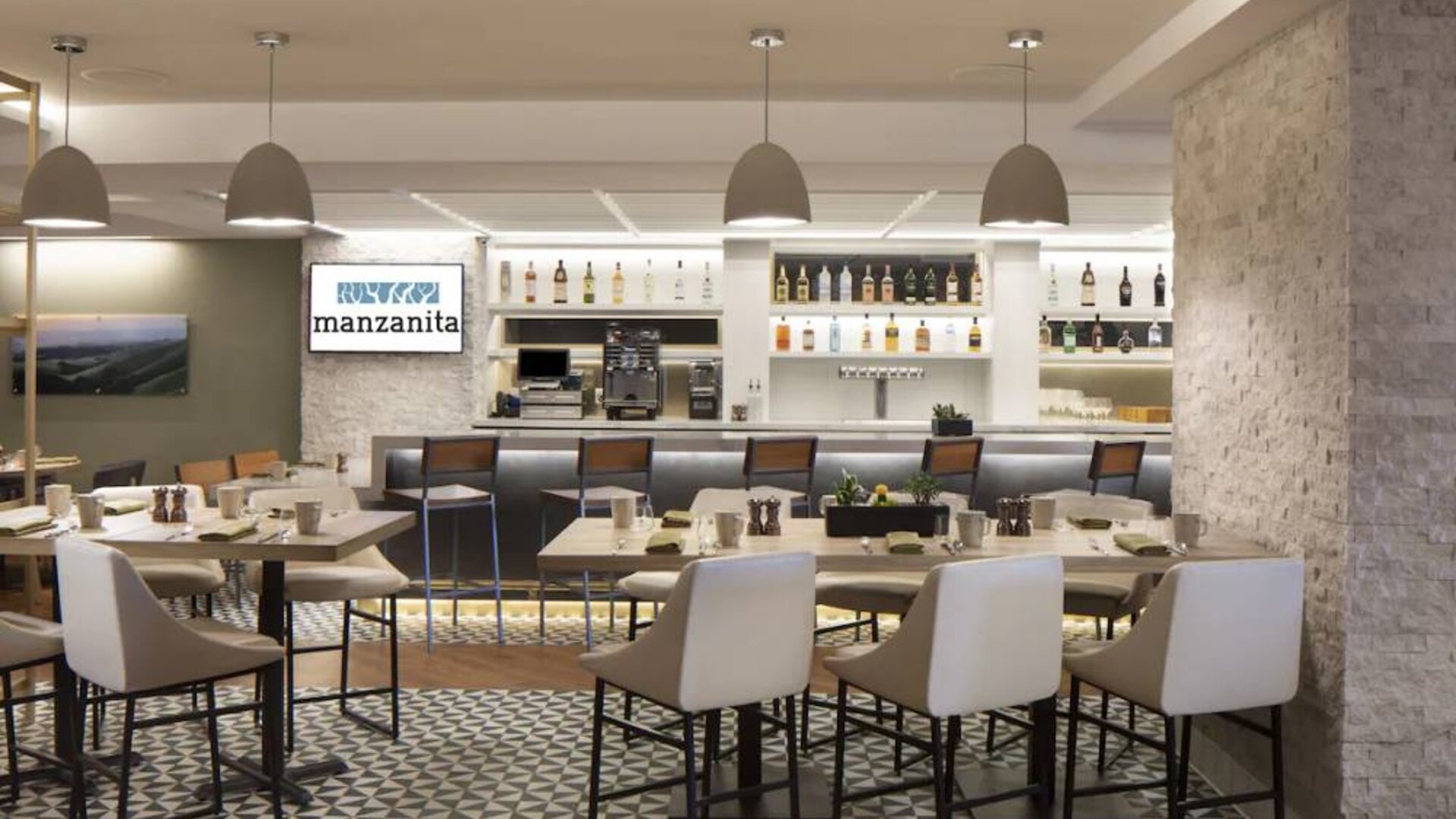 Sonesta Silicon Valley’s on-site restaurant has bar stool and table seating, and serves up Californian fare with Latin-Asian influences.