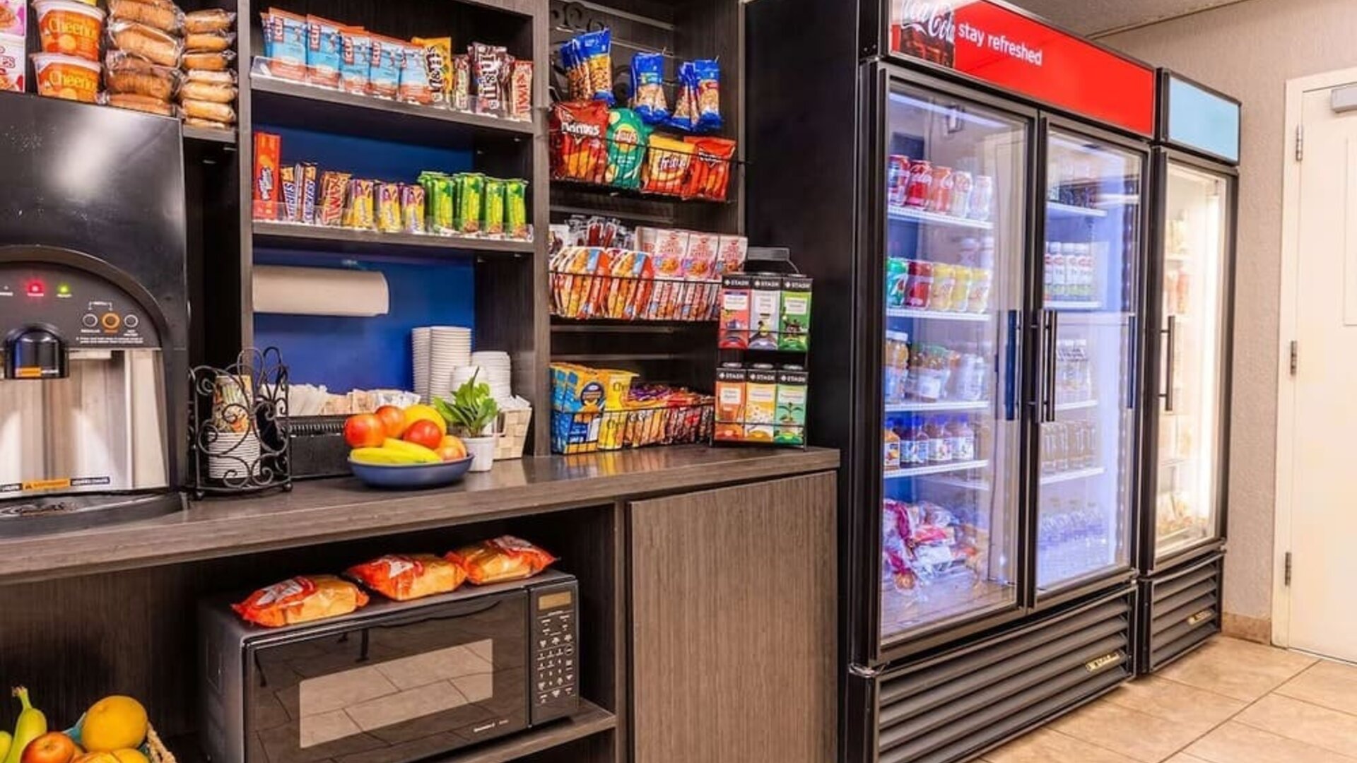 Convenience store at Sonesta Simply Suites Detroit Warren.