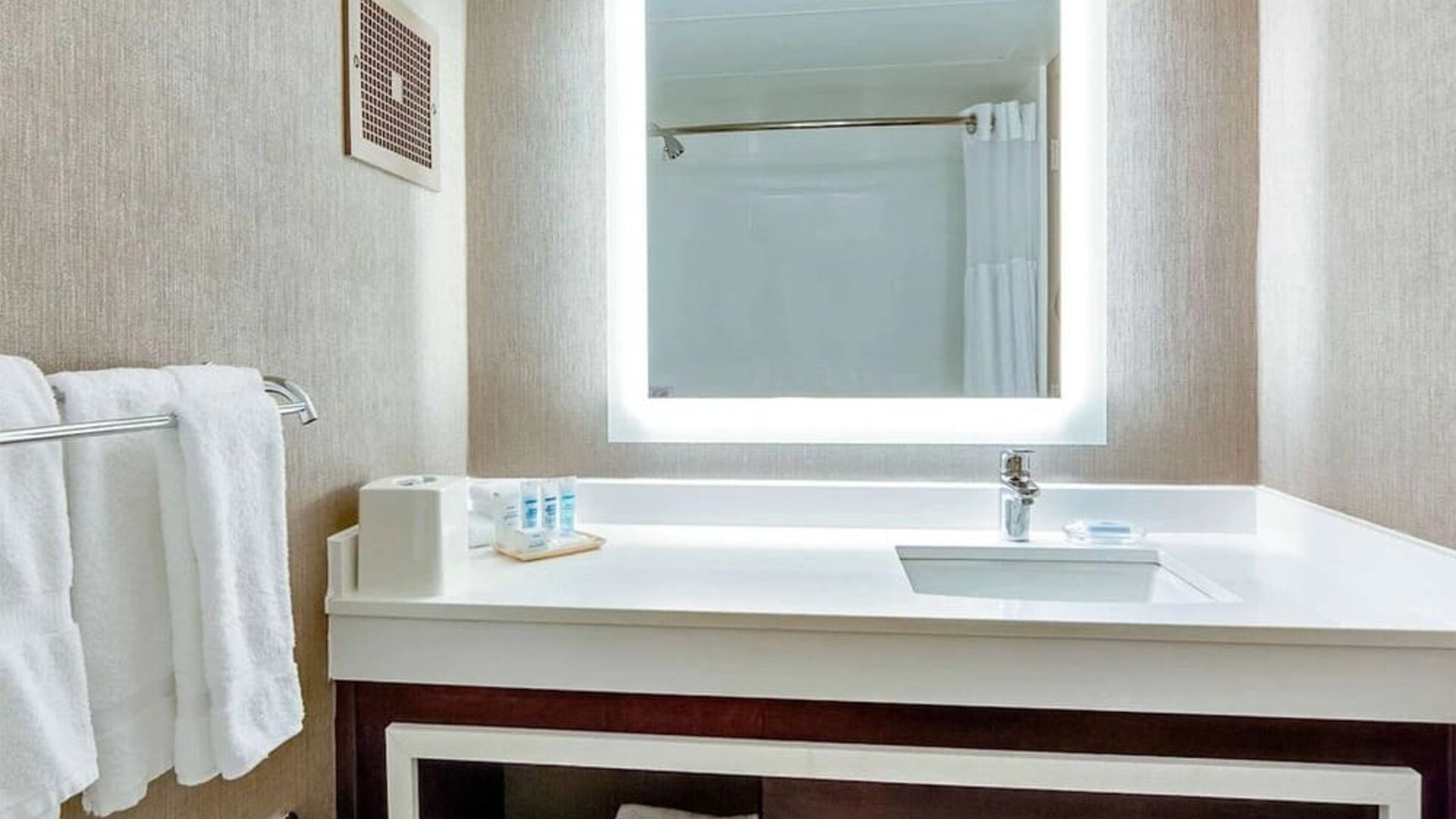 Guest bathroom at Sonesta Atlanta Northwest Galleria.