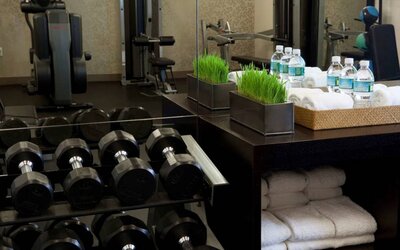 The Shelburne Sonesta New York’s fitness center has free weights and exercise machines for guests to use, and plenty of towels and bottled water.