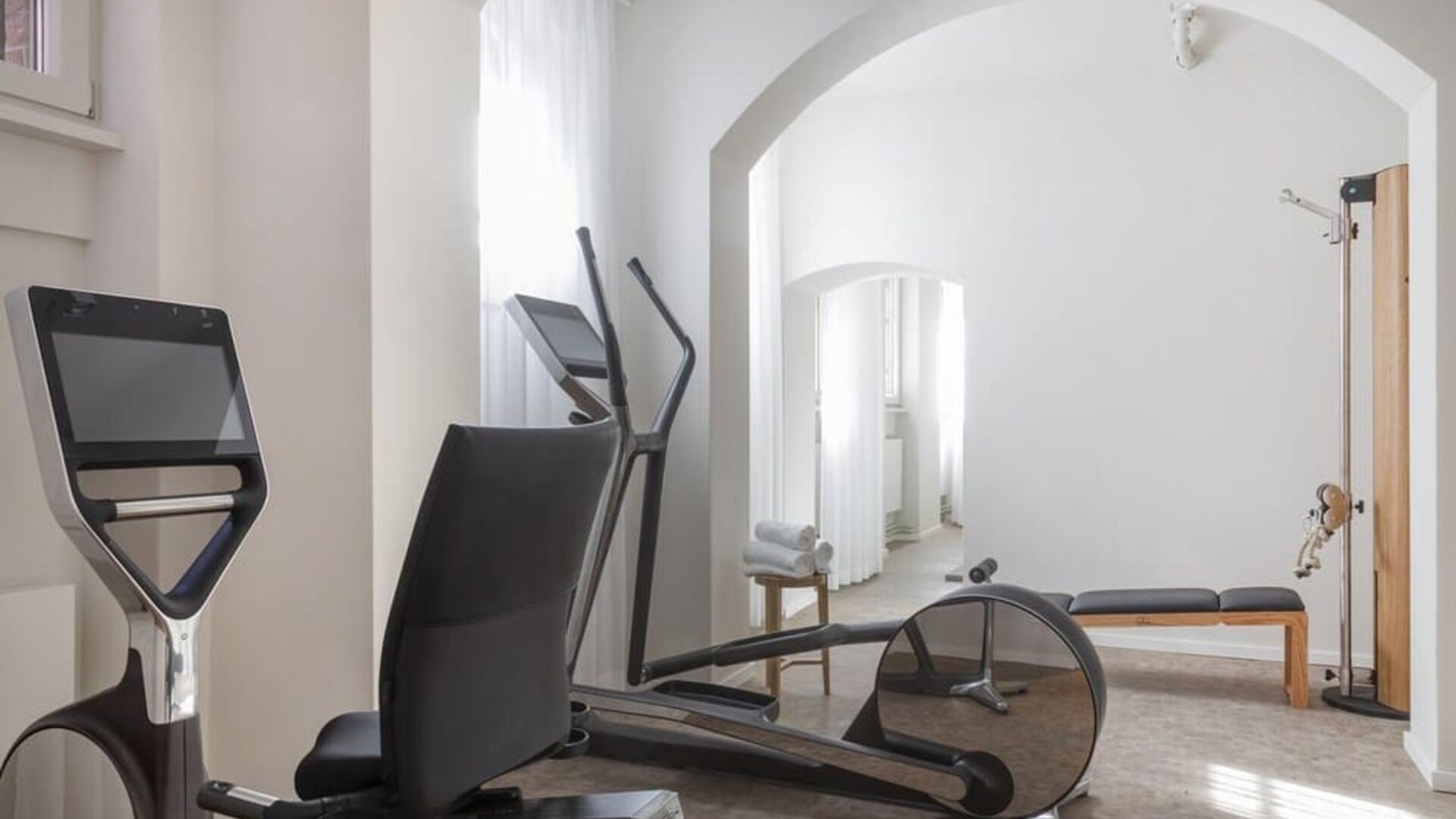 Fitness center at Wilmina Hotel.