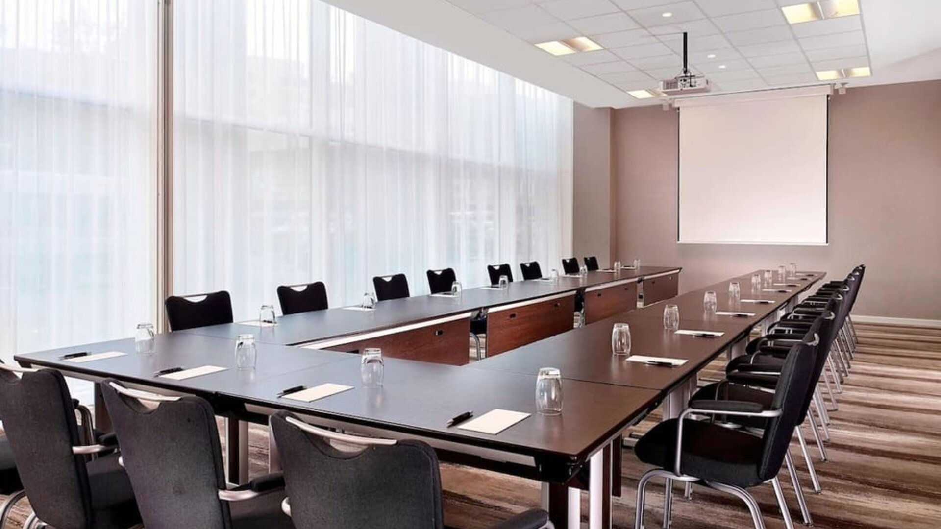 Meeting room at Sheraton Amsterdam Airport Hotel And Conference Center.