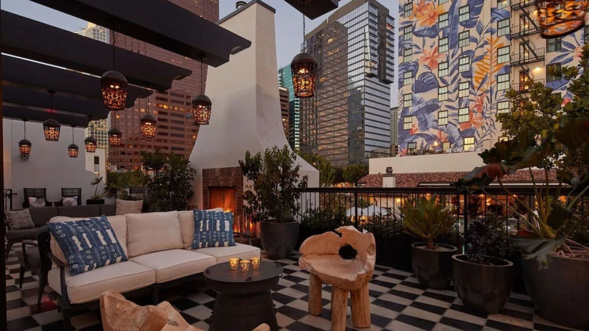 Relaxing lounge area at Hotel Figueroa.