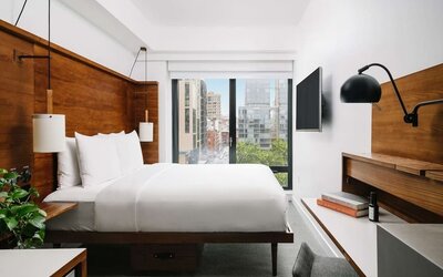 Day use room with TV at Arlo SoHo.

