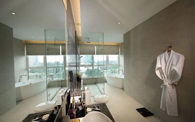 Relaxing guest bathroom at Capri By Fraser Johor Bahru.