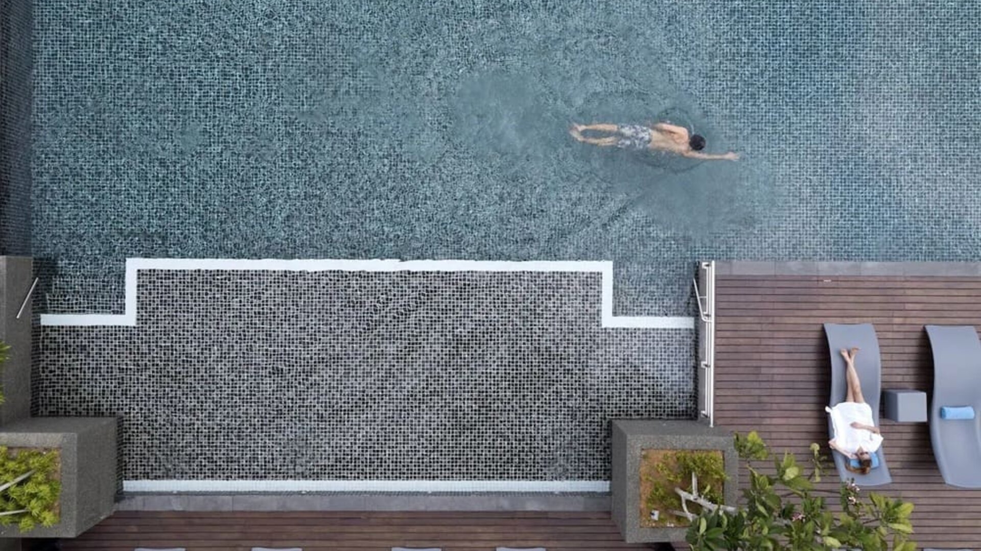 Beautiful outdoor pool at Capri By Fraser Johor Bahru.