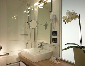 Private guest bathroom at DoubleTree By Hilton Milan.