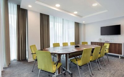 Professional meeting room at Hampton By Hilton London Stansted Airport.