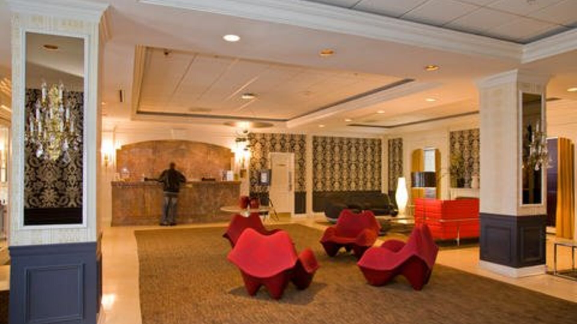 Capitol Skyline Hotel