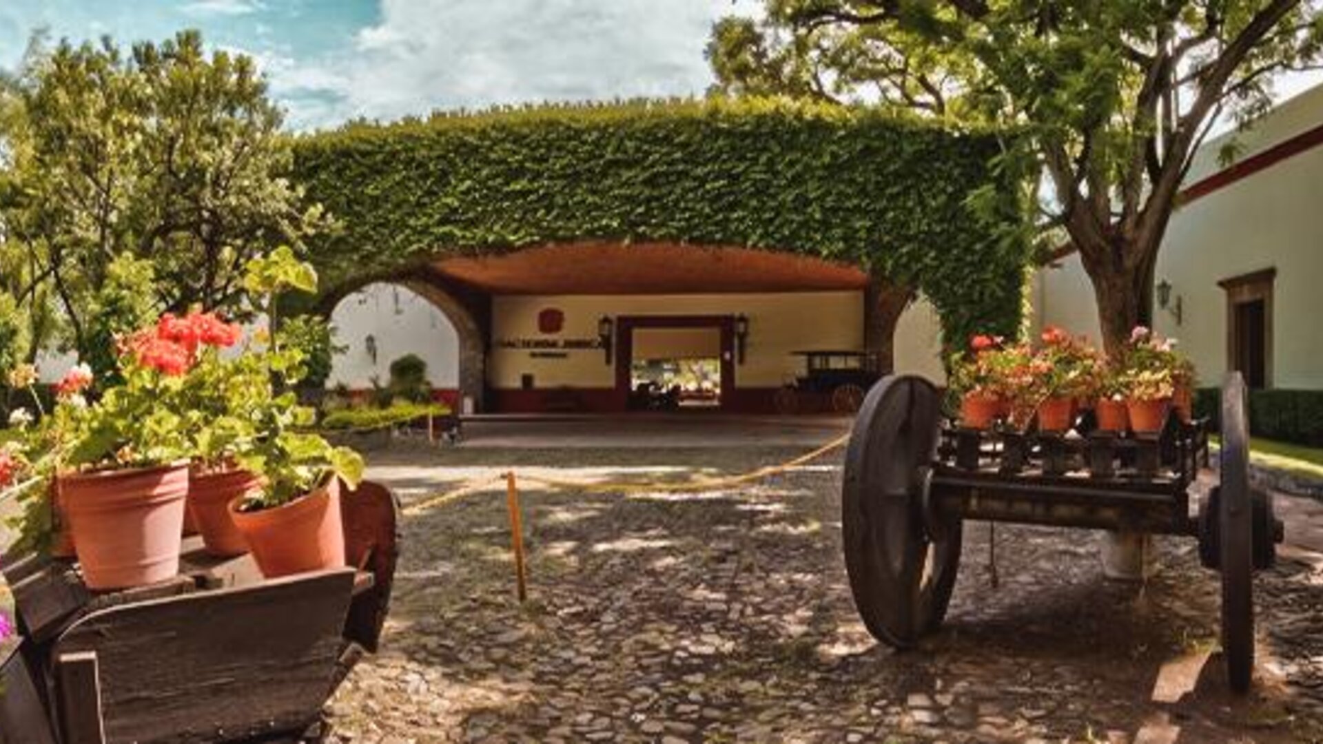 Hacienda Jurica By Brisas