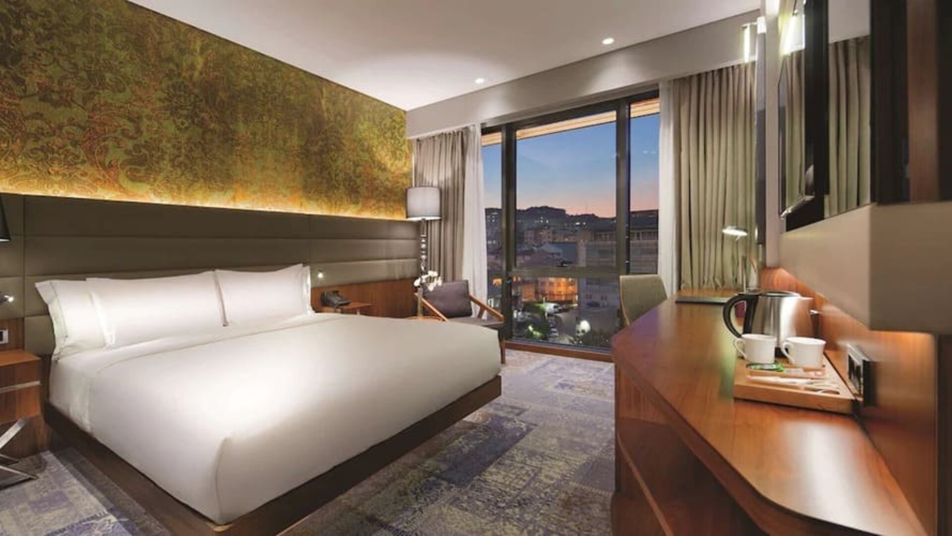 Day use room with TV at DoubleTree By Hilton Istanbul - Piyalepasa.