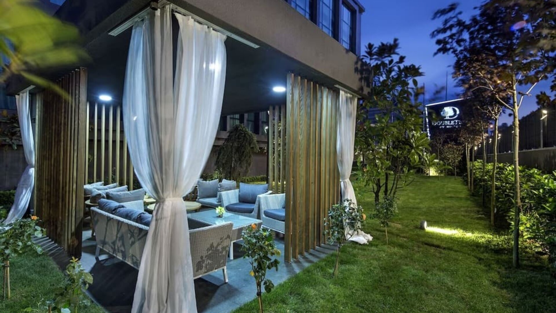 Outdoor meeting area at DoubleTree By Hilton Istanbul - Piyalepasa.