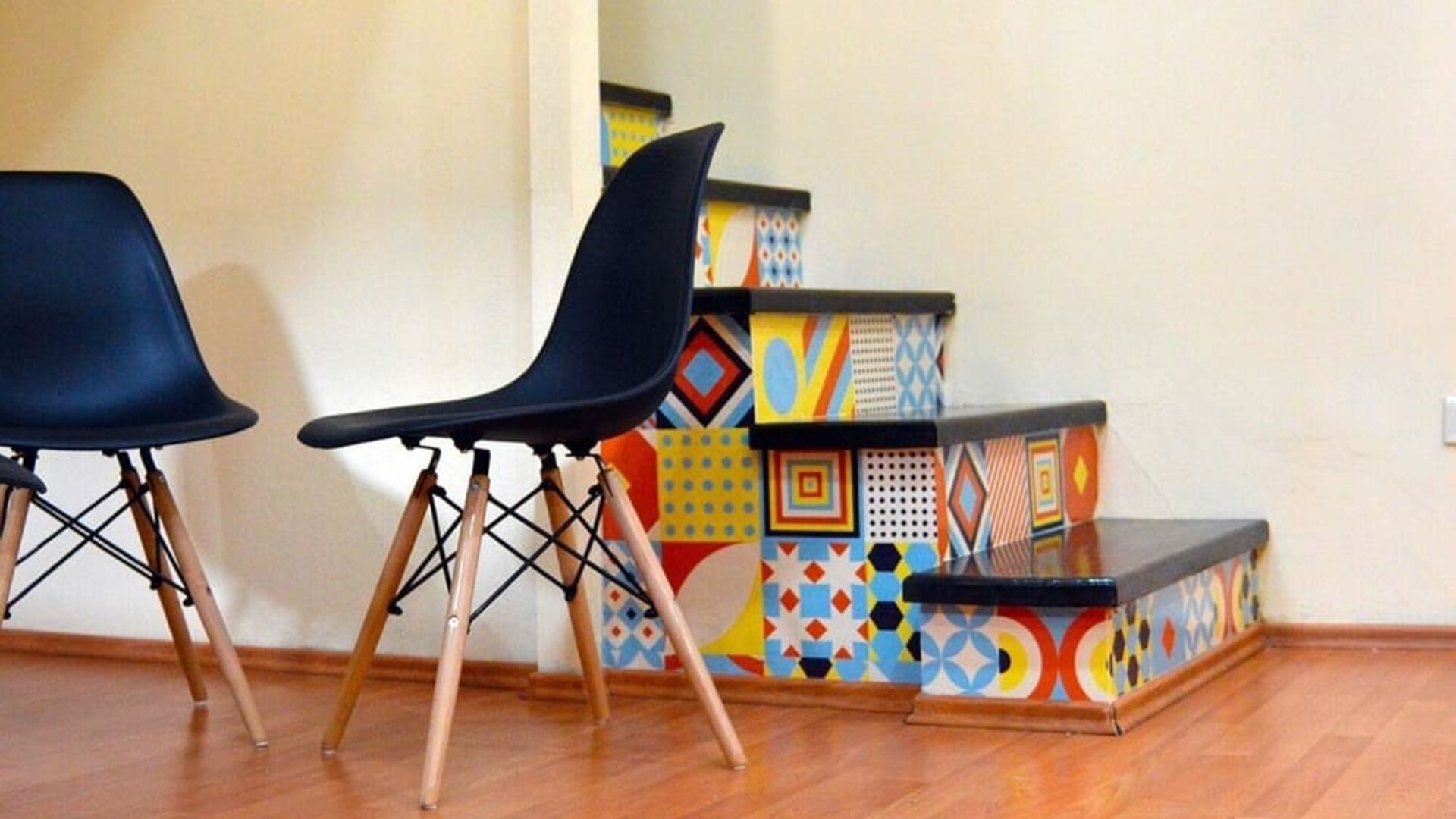 Comfortable coworking space at Casa María Hostal.