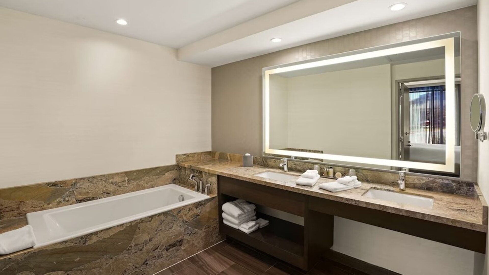 Guest bathroom in Sonesta Bee Cave Austin
