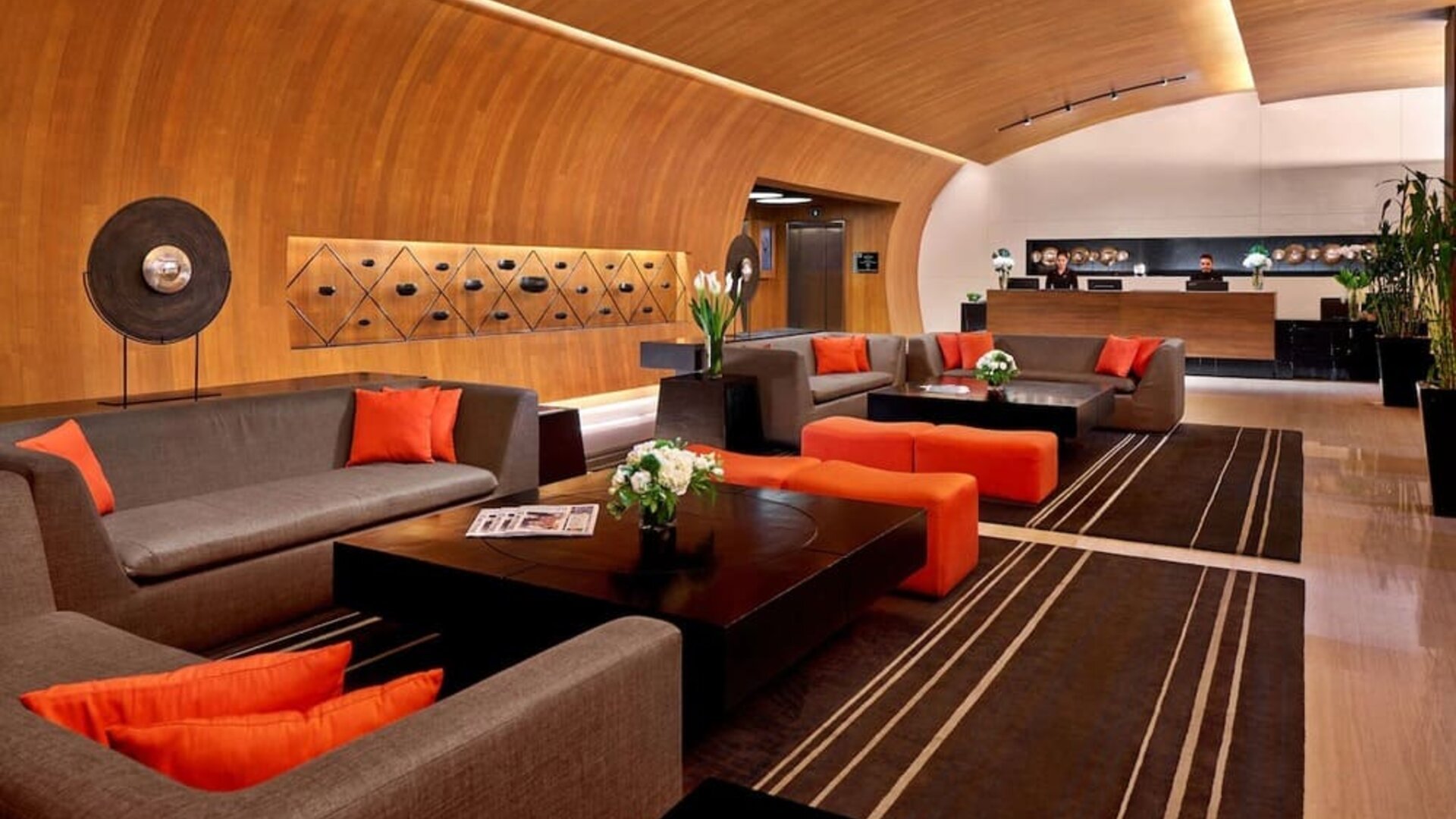 Lounge and coworking space at Fraser Suites Sukhumvit, Bangkok.