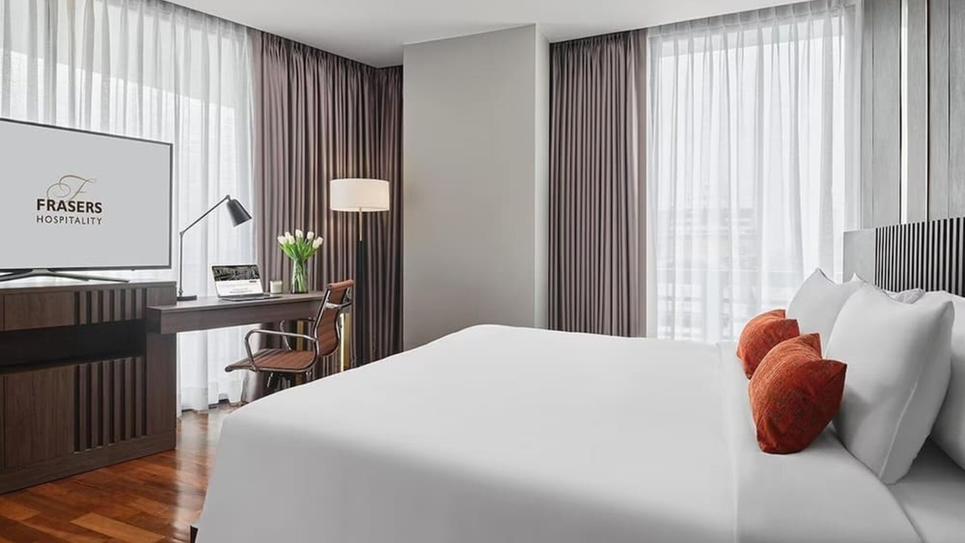 King suite with work space at Fraser Suites Sukhumvit, Bangkok.