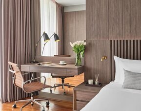 Day room equipped with work desk at Fraser Suites Sukhumvit, Bangkok.