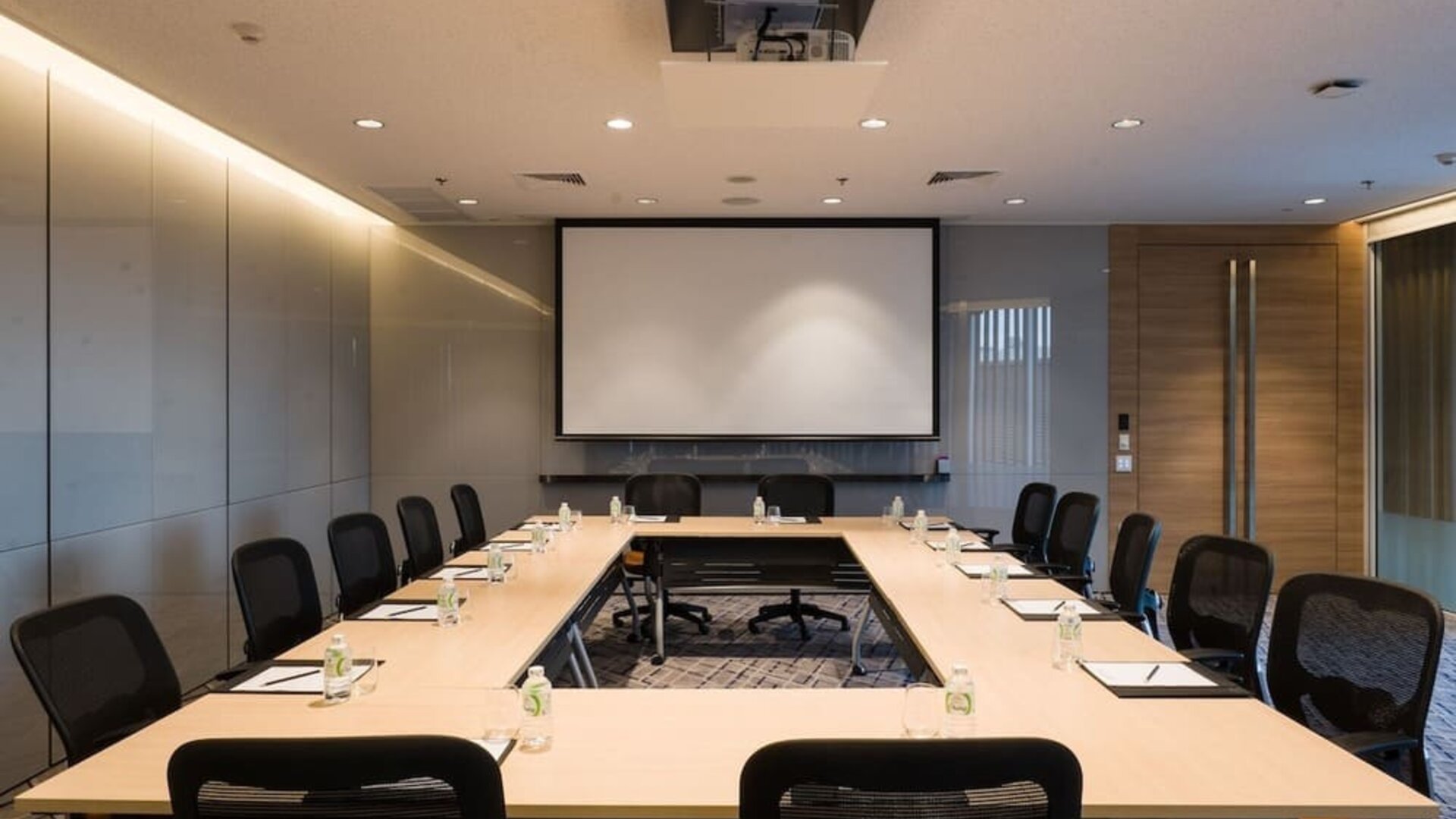 Meeting room available at Modena By Fraser Bangkok.