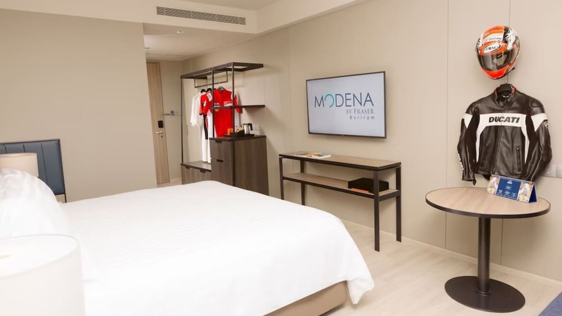 Romantic king room at Modena By Fraser Buriram.