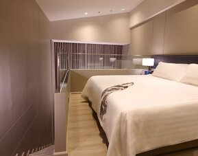 Romantic and cozy king room at Modena By Fraser Buriram.