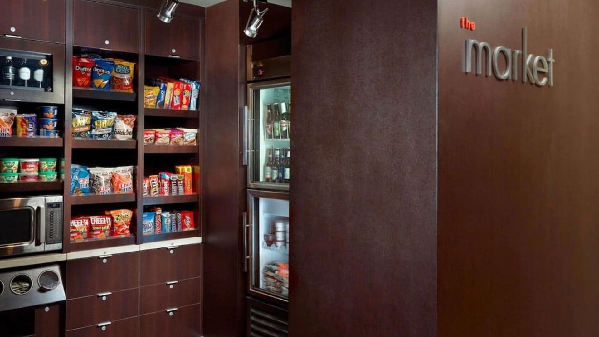 Snack bar at Sonesta Select Atlanta Cumberland Galleria.