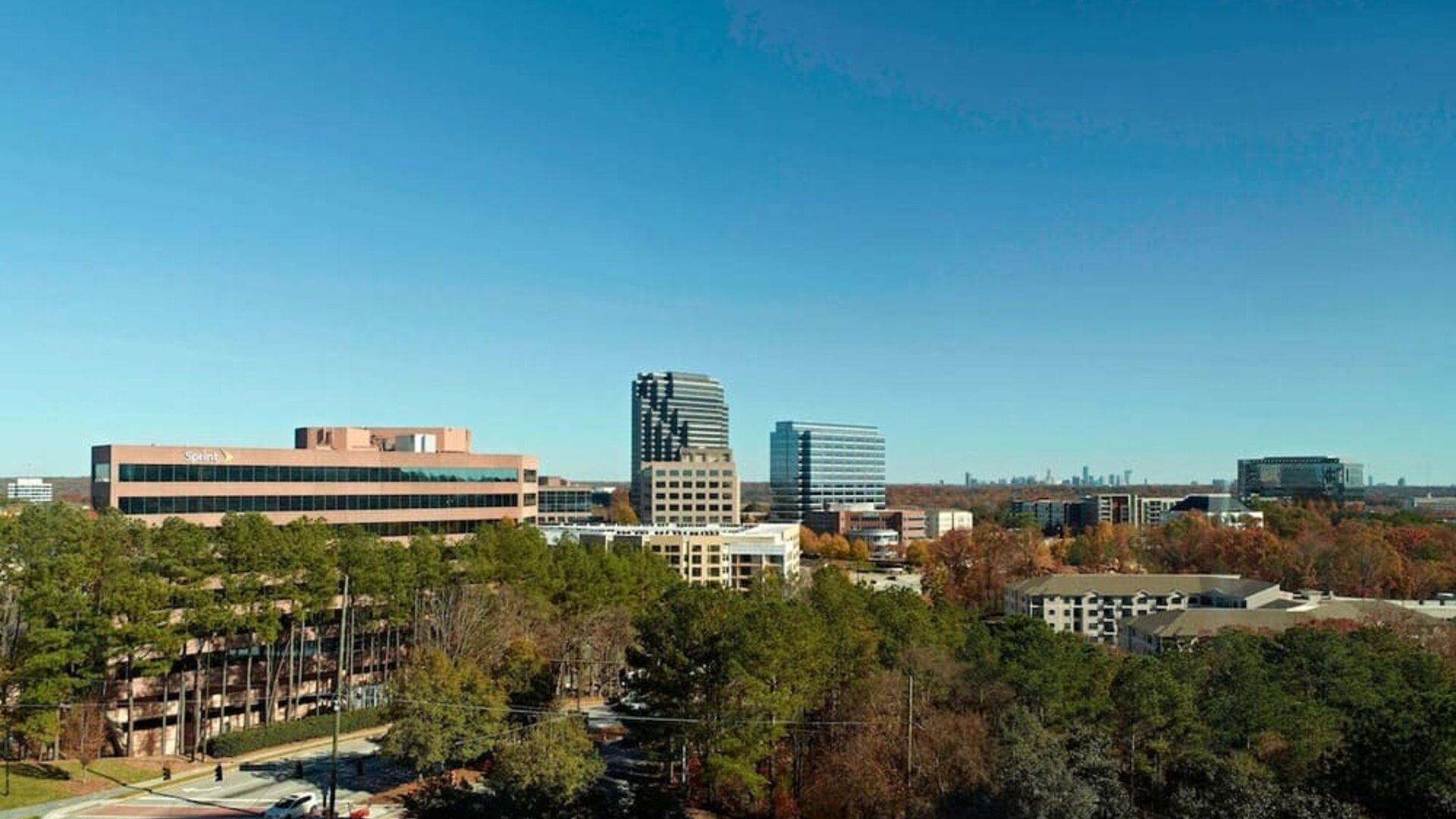Hotel exterior at Sonesta Select Atlanta Cumberland Galleria.
