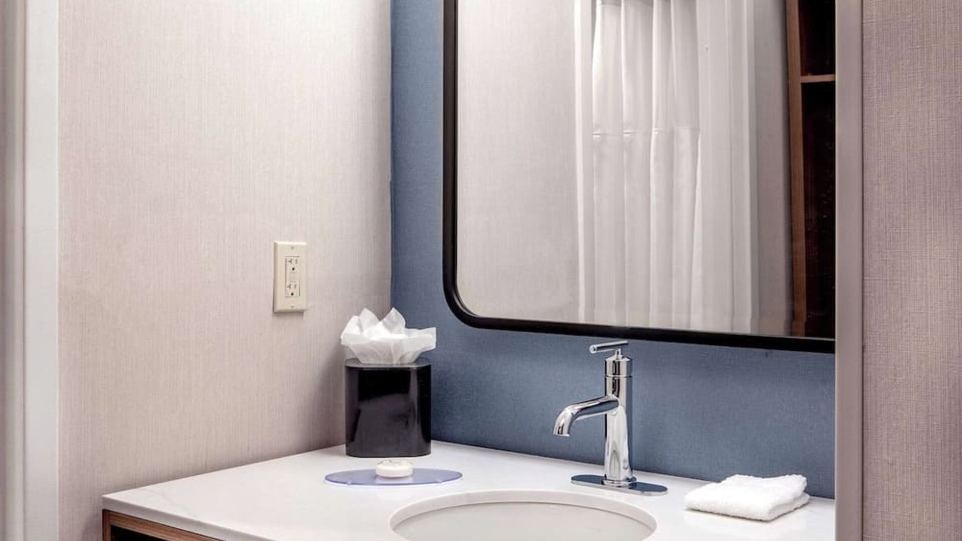Guest bathroom at Sonesta Select Boston Foxborough Mansfield.