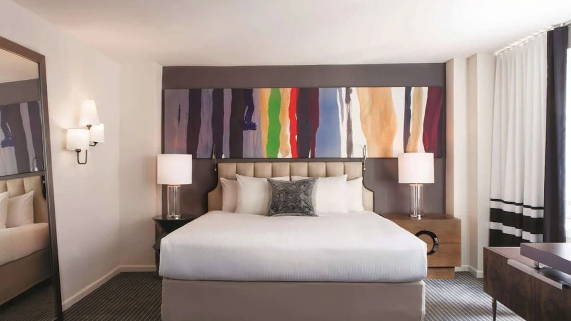 King day use room at The Fifty Sonesta Select New York.