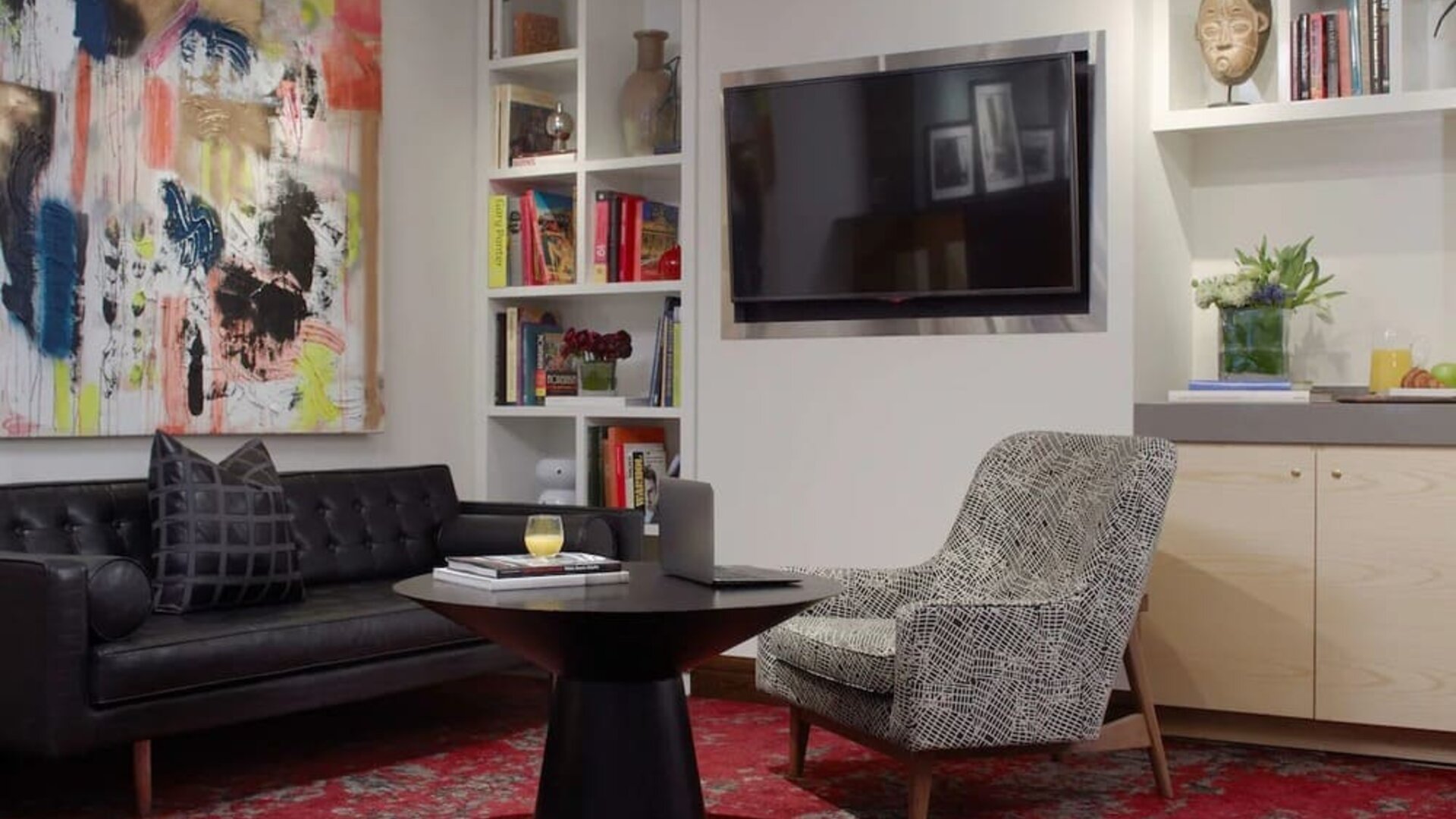 Lobby seating at The Fifty Sonesta Select New York.