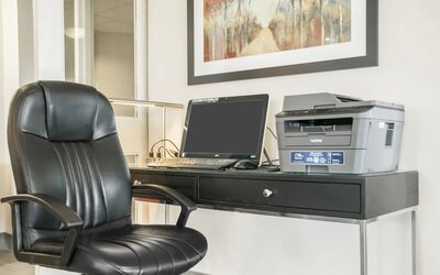 Business center at Comfort Inn Brossard.