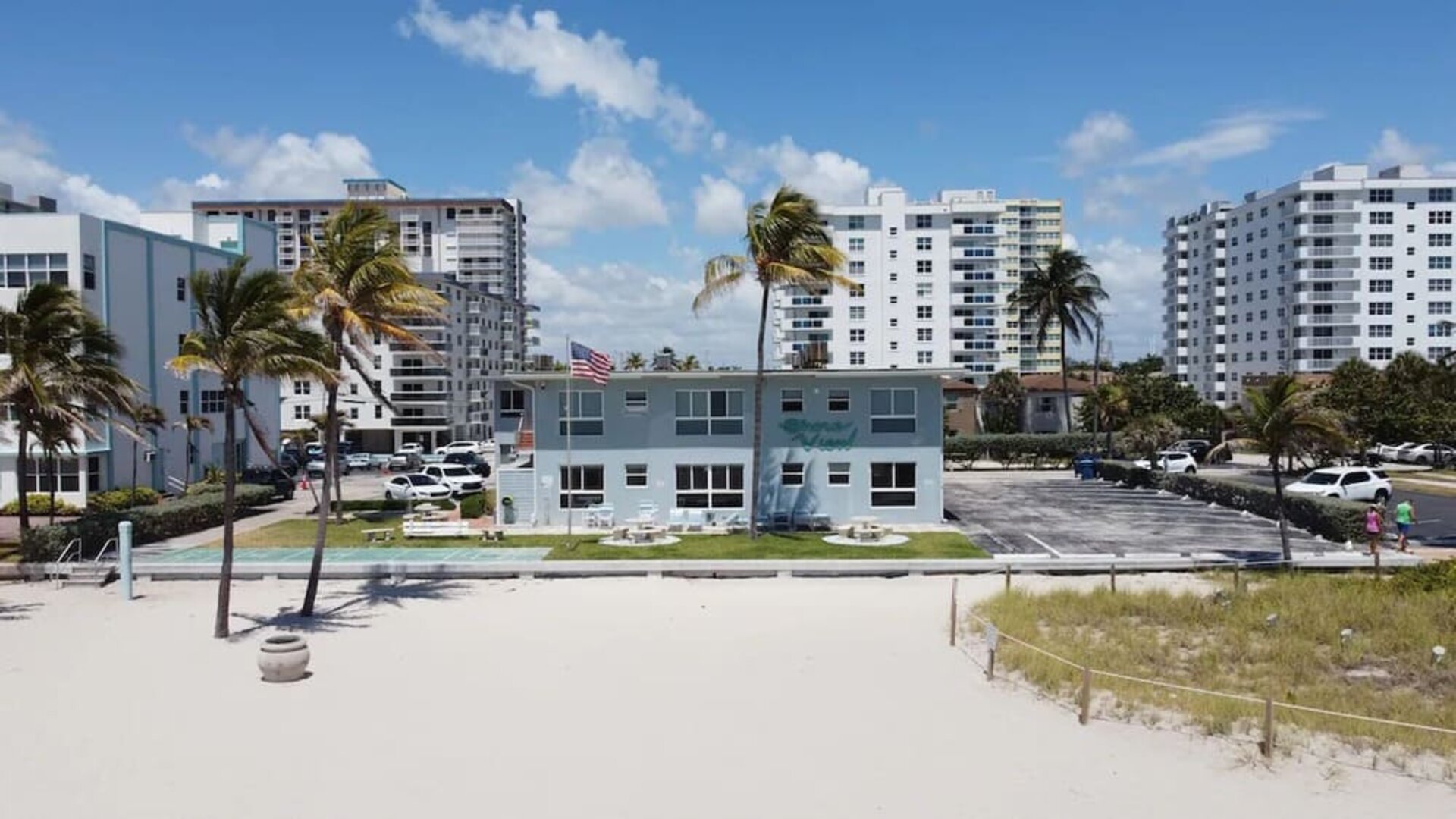 Hotel with beach access at Shore View Hotel.