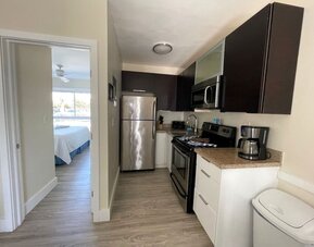 Day room with kitchen at Shore View Hotel.