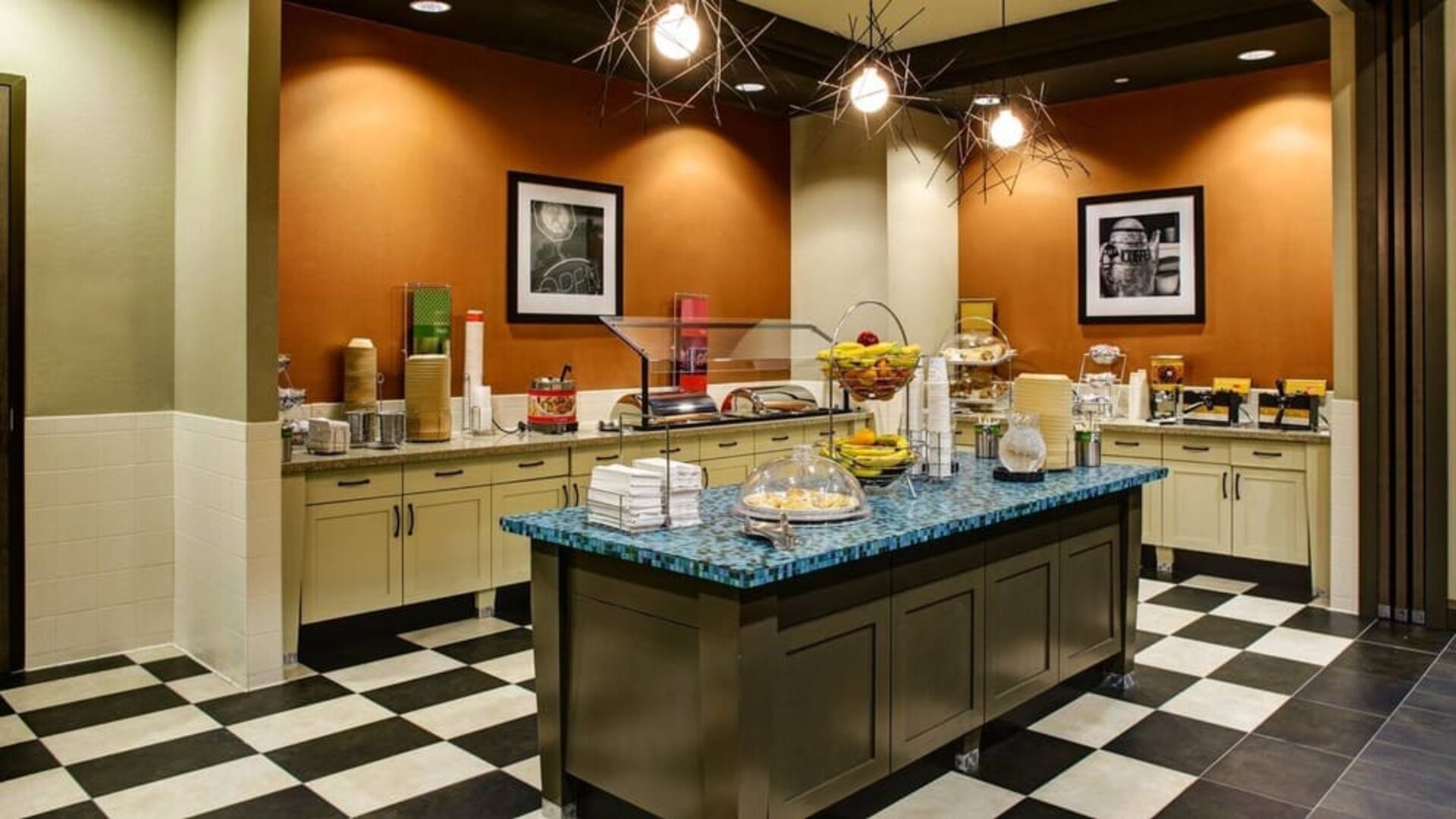 Dining room at Hampton Inn & Suites Austin @ The UniversityCapitol.